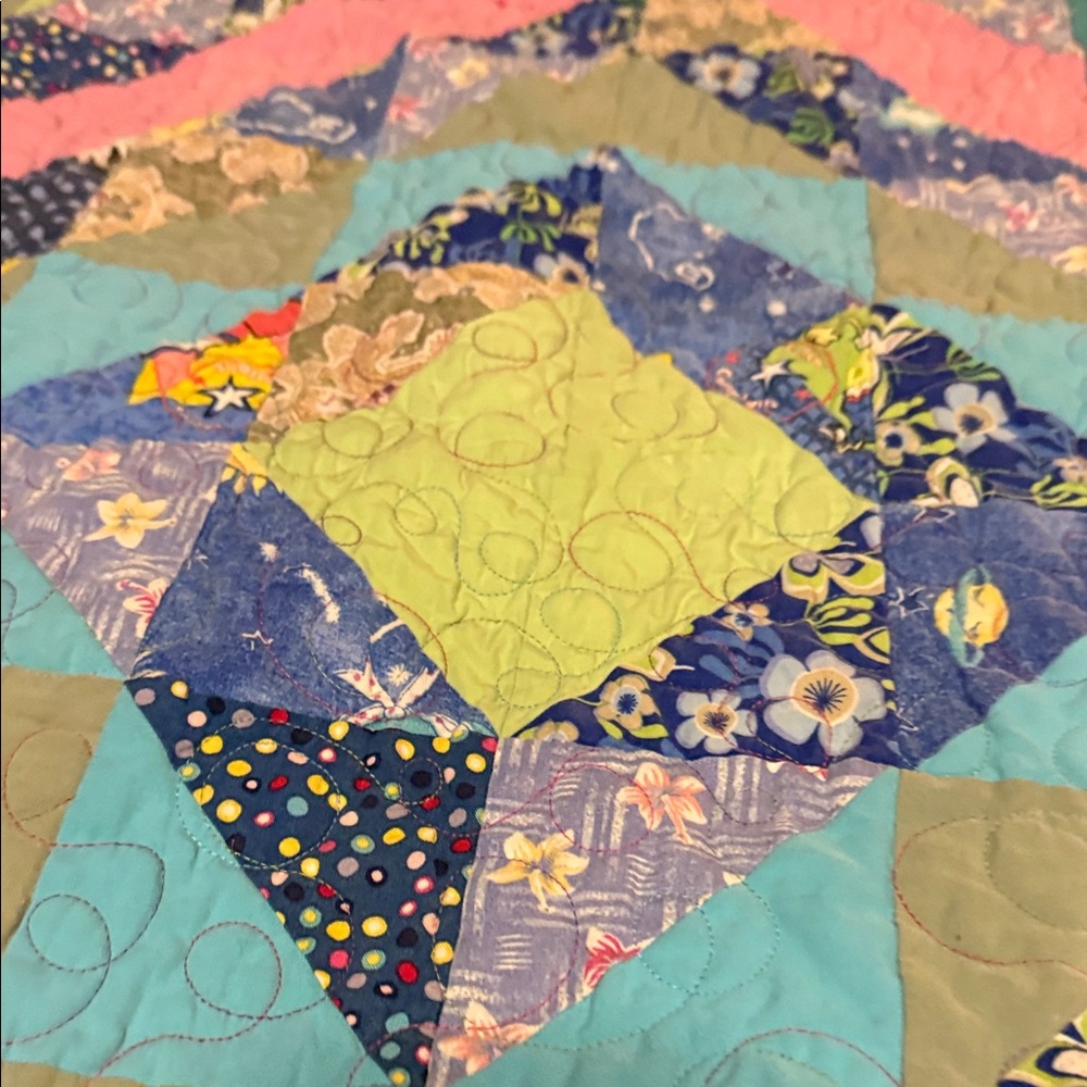 Colorful Patchwork Quilt - Picture 14 of 17
